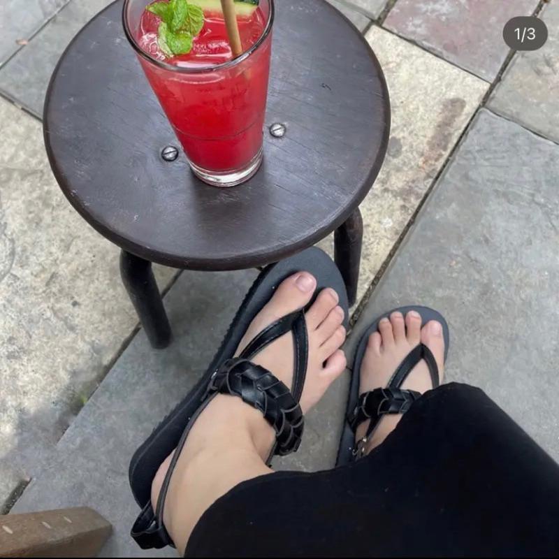 Đep sandal nữ xỏ ngón dây tết A18