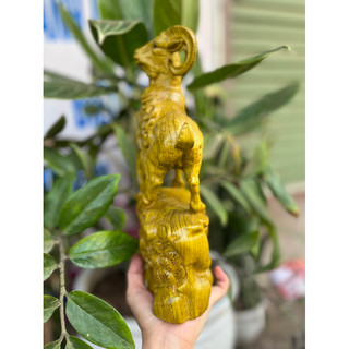 Tượng con dê gỗ mun đuôi công cao 30cm