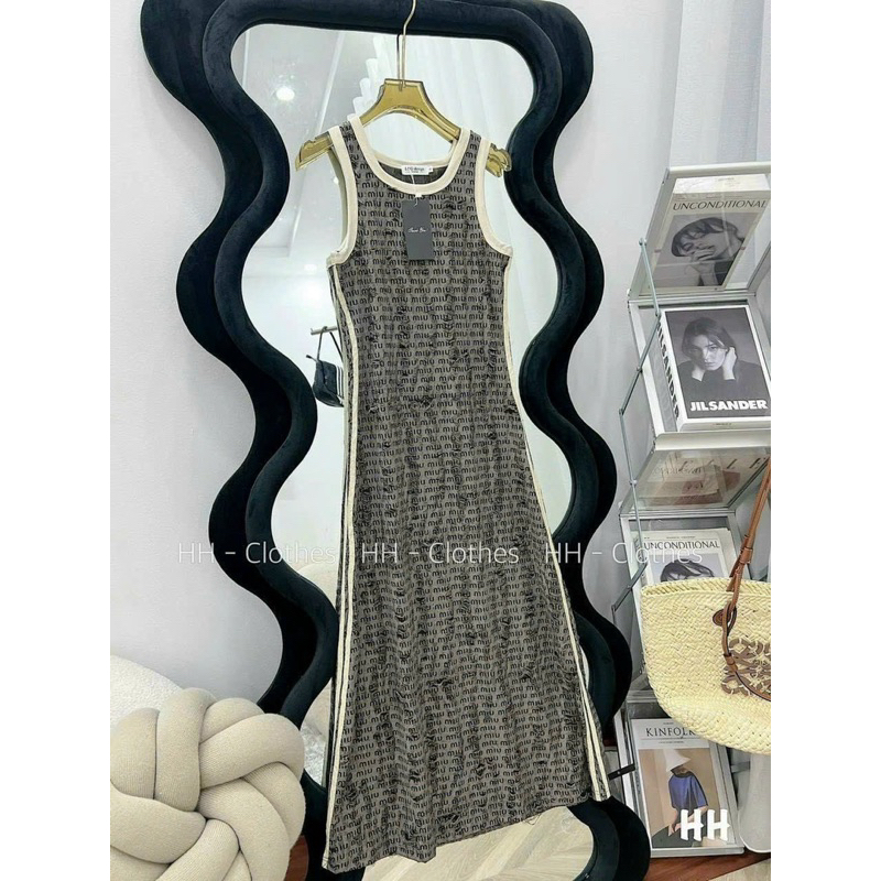 Đầm Maxxi Thun Hoạ Tiết Tờ Báo Miumiu 3 Lỗ Sát Nách Dáng Xoè Viền