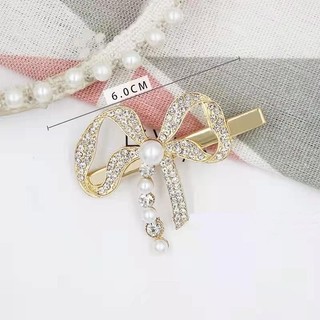 1 chiếc kẹp tóc đính đá