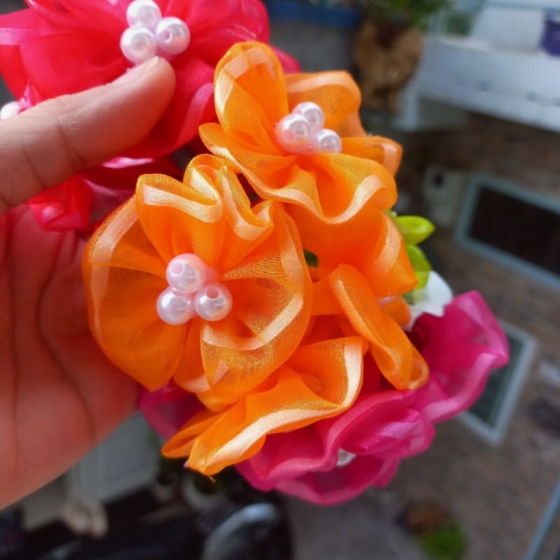 Một cặp thun cột tóc đính hoa dễ thương cho bé