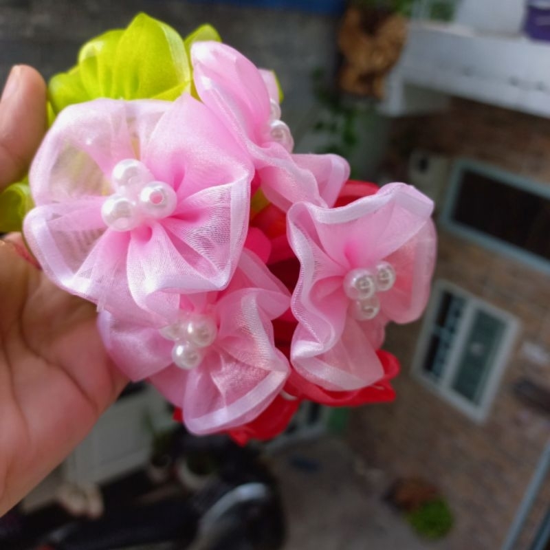 Một cặp thun cột tóc đính hoa dễ thương cho bé