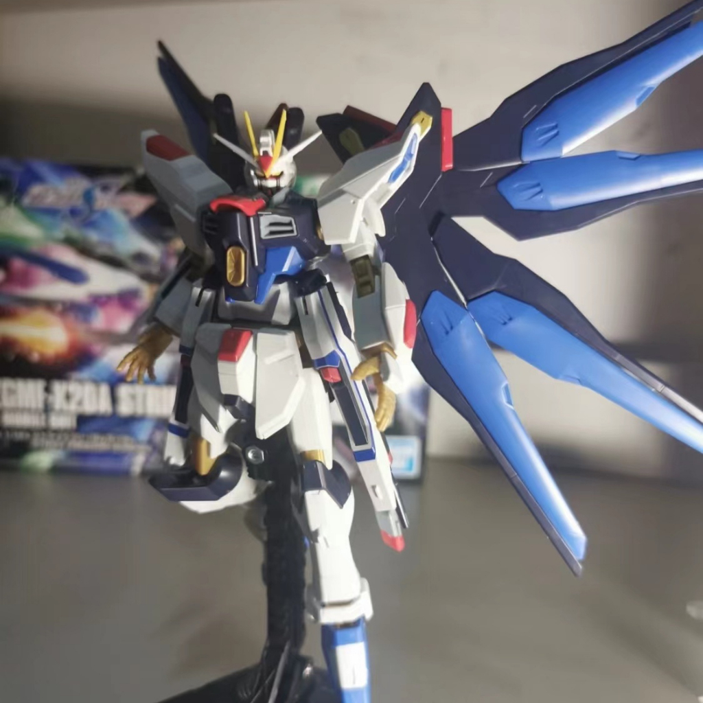 Gundam mô hình eg tấn công chiến binh đỏ dị giáo miễn phí tấn công