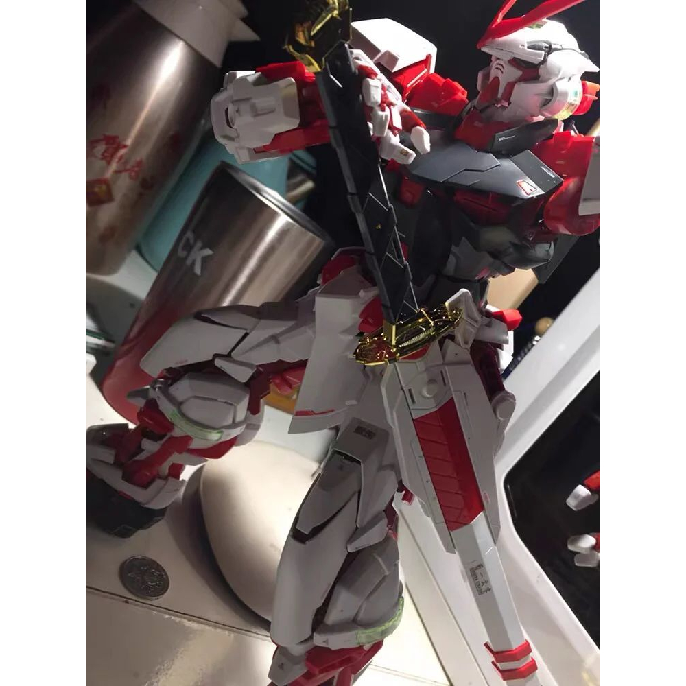 Mô hình gundam 1/144 Gundam Red Heretic