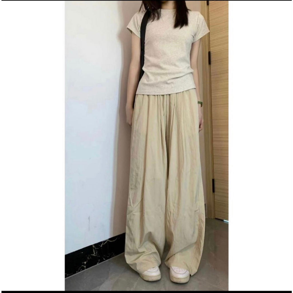 Quần xuông, ống rộng cạp eo cao, chất vải đũi xước nhật cao cấp siêu nhẹ, thoáng mát tôn dáng , không bai xù.