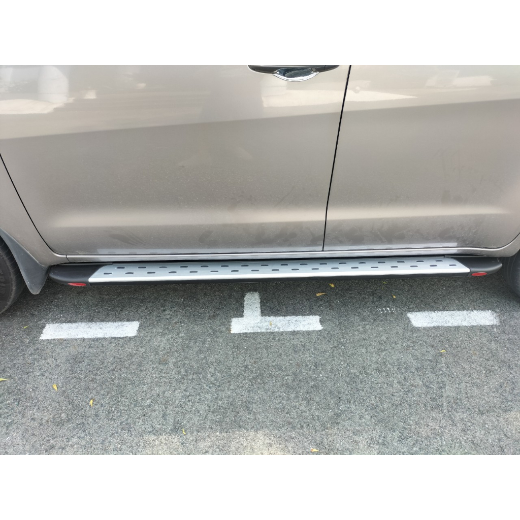 BỆ BƯỚC CHÂN LÊN XUỐNG INNOVA 2006- 2021