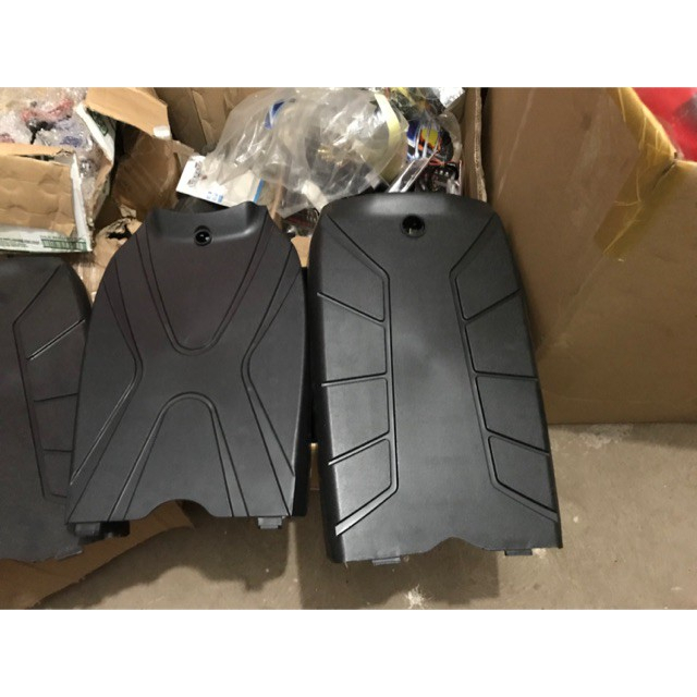 Sàn nhựa để chân xe điện