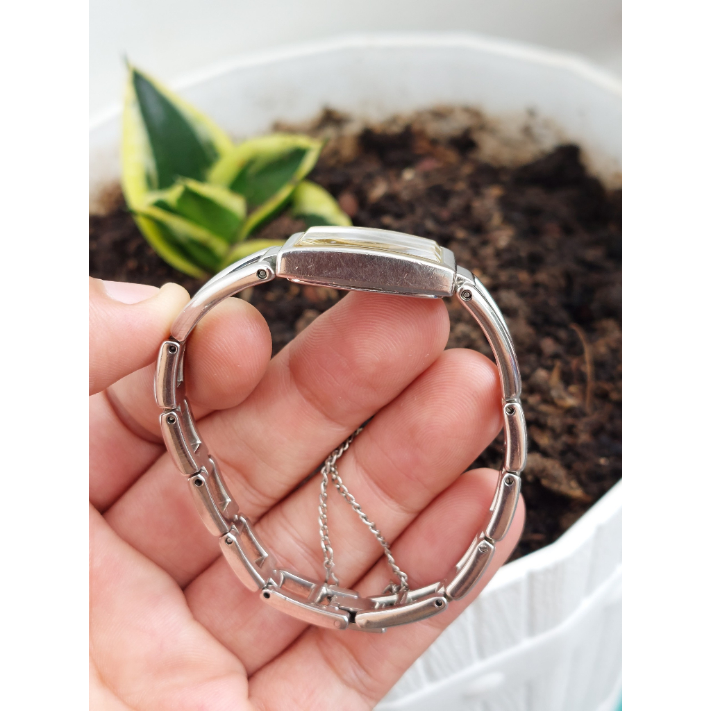 Đồng hồ nữ Citizen mặt tank đen chạy pin hàng Si