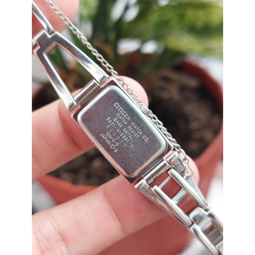 Đồng hồ nữ Citizen mặt tank đen chạy pin hàng Si