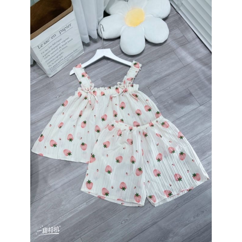 Mã BN01Bộ Đùi Ngủ Xốp Gân Hình Cổ Vuông tay bèo.