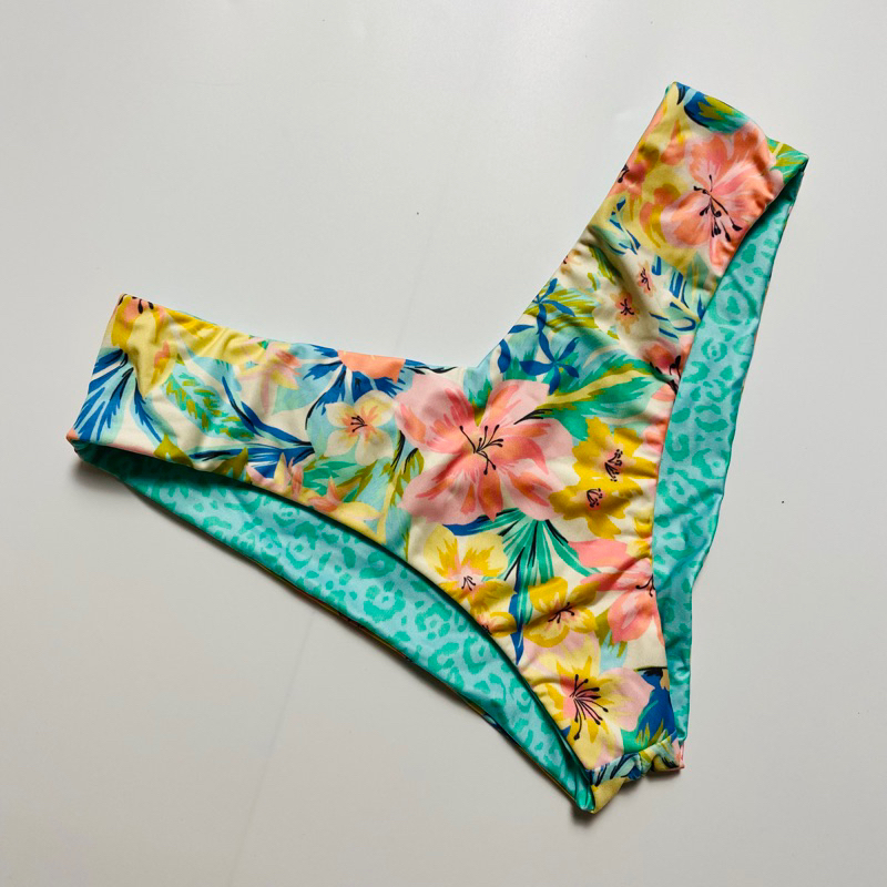 Quần bikini lẻ S,M,L nhiều hãng BILLABONG, ROXY, PUMA…hàng VNXK dư xịn, form chuẩn.