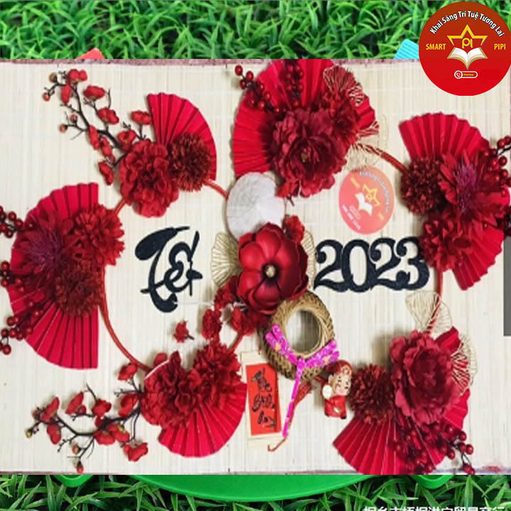 Mành tre trang trí Tết gồm pháo giấy tết, câu đối, bánh chưng, giò , đồ mây tre đan trang trí ,decor chụp ảnh siêu đẹp