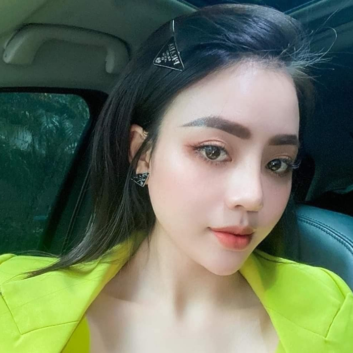 Khuyên tai PRA8 tam giác hiệu cá tính cực chất