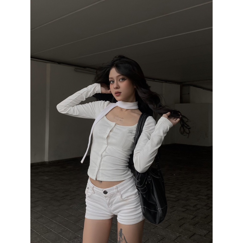 Áo thun croptop tay dài đính cườm OHOH