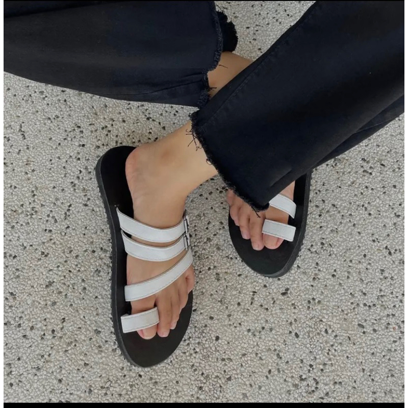 SANDAL THIẾT KẾ LÊ HAI QUAI XỎ NGÓN
