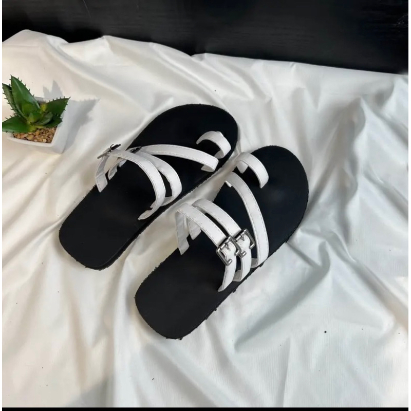 SANDAL THIẾT KẾ LÊ HAI QUAI XỎ NGÓN