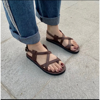 Sandal thiết kế quai chéo nam nữ
