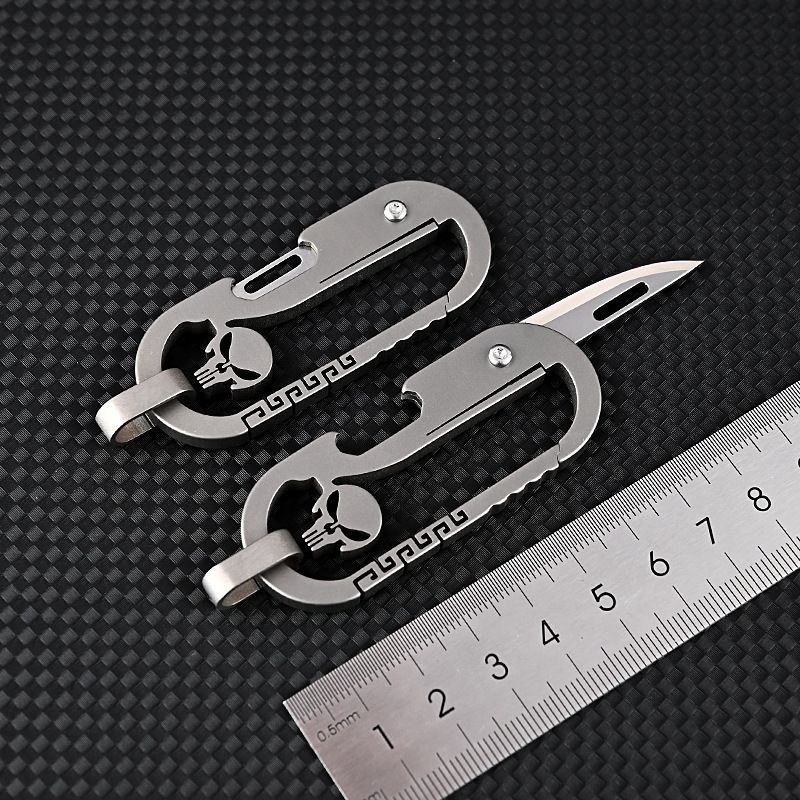 móc khóa titanium skull kèm khui bia và rạch thùng tiện lợi
