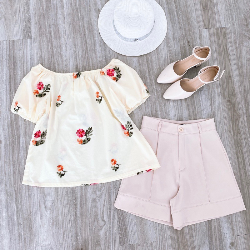 Áo trễ vai hoa thêu xinh xắn dành cho mùa hè