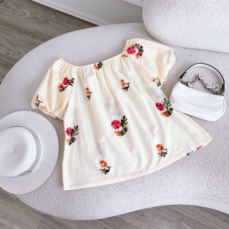 Áo trễ vai hoa thêu xinh xắn dành cho mùa hè