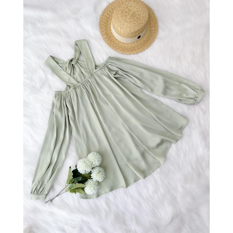 Áo lụa yếm xanh mint dáng dài Ancava