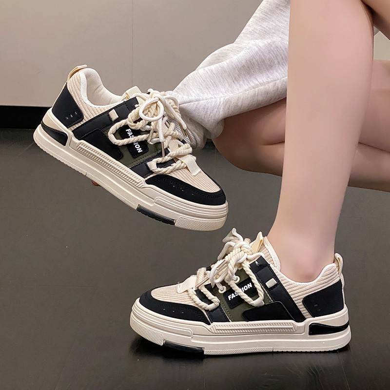 Giày thời trang nữ mẫu giày thể thao sneaker nữ chất liệu da pu đế cao 3cm với 2 màu đen trắng