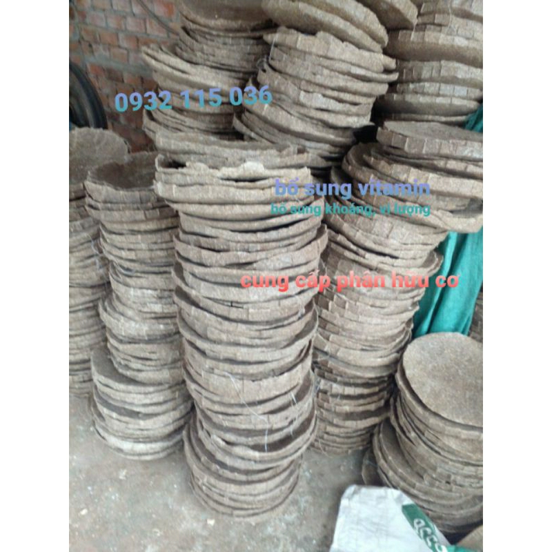 1 Miếng Bánh Dầu Nguyên Chưa Xay Từ 1,4-1,8kg Không Chất Bảo Quản Nên Có Thể Mốc Nhẹ, dùng Ủ Phân, Bón Cây