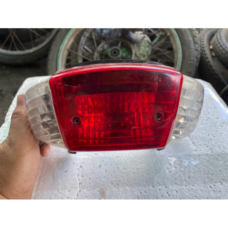 Đèn hậu wave alpha 202-205