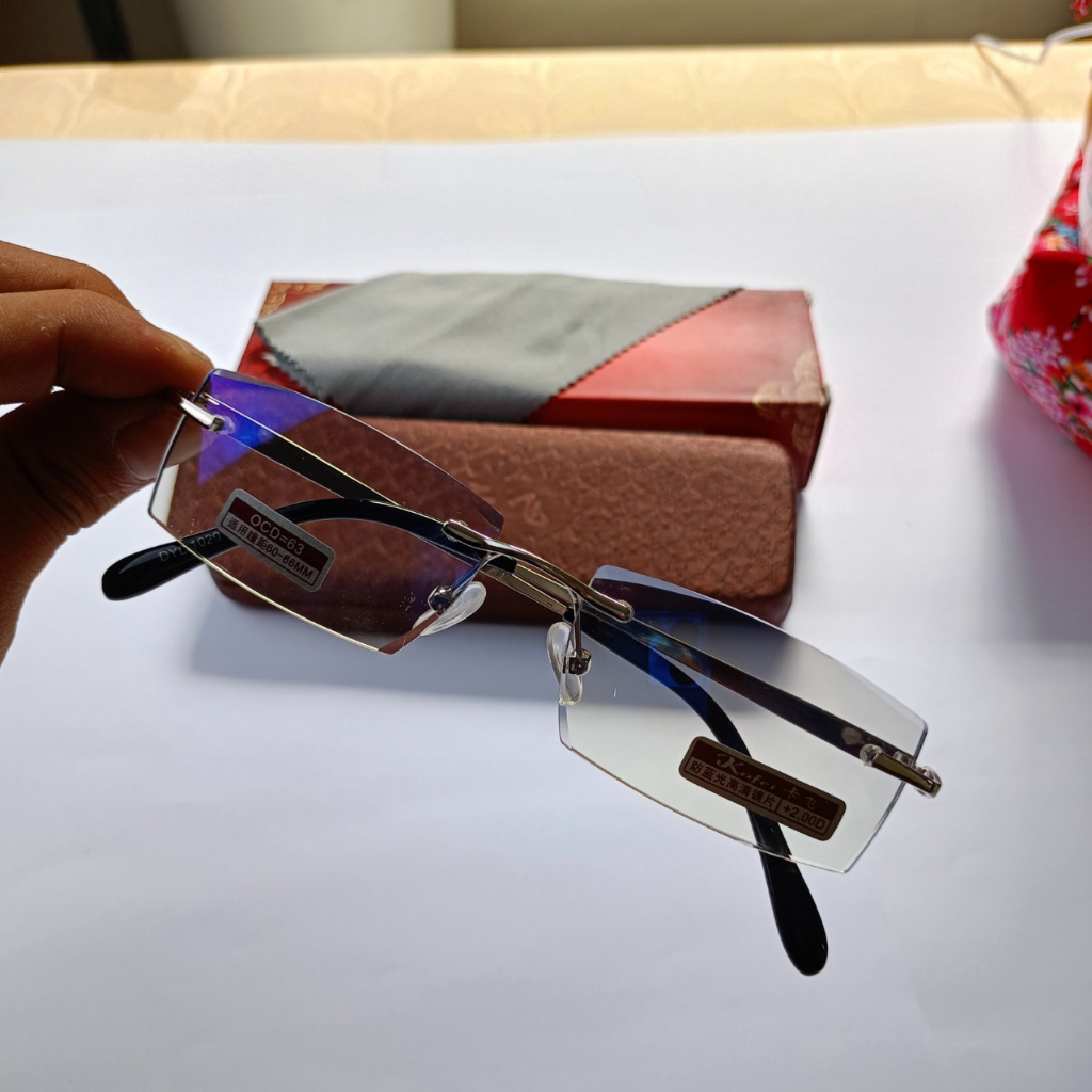 Kính viễn thị đọc sách mặt khoan không viền chuẩn độ dành cho nam và nữ kiểu dáng sang trọng L1020