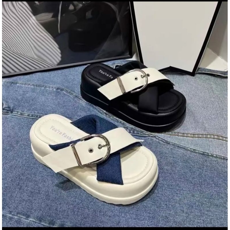 Dép Nữ Quai Chéo Kèm Khoá Sang Chảnh hot trend 2023!