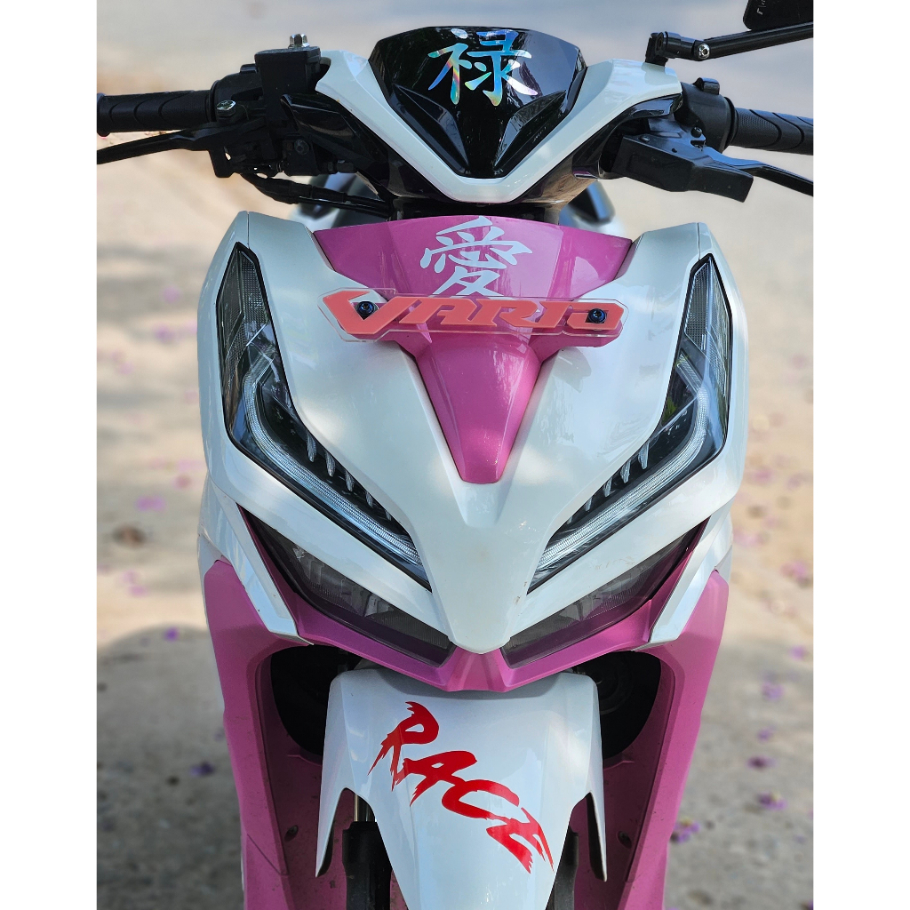 Bảng tên xe Vario Chữ Nổi - Chữ Vario gắn trước xe - Đồ chơi xe Vario - Phụ kiện xe Vario - Trang trí