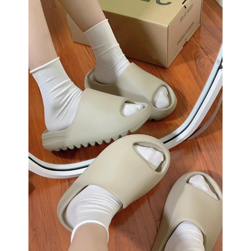 Dép bánh mì YZ Slide bản vân nhám - dập in Logo, Dép Yeezy Slide Eva đúc nguyên khối siêu êm chân | BigBuy360 - bigbuy360.vn