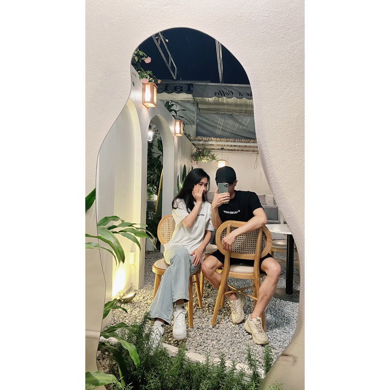 Áo phông hoạt hình trắng đỏ Foreve TTA688