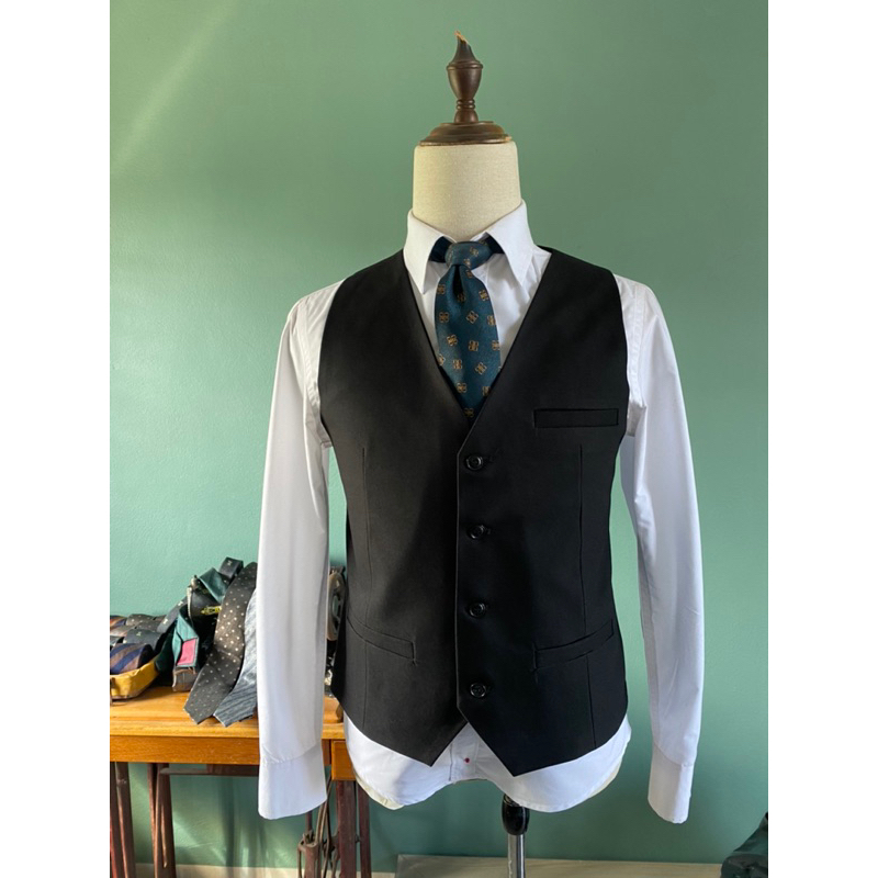 Vest nam cao cấp , đen 6 cúc ,trẻ trung ,cho các studio , chú rê