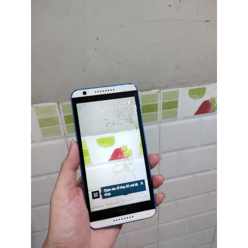 Xác điện thoại cũ HTC D820H nứt kính