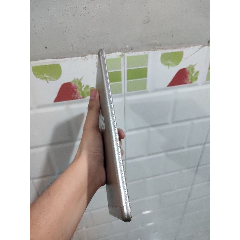 Xác điện thoại kiêm máy tính bảng cũ Huawei Mediapad T3 KOB-L09  nứt kính