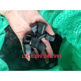 10 chiếc KT vuông 15x15 mm đóng trong chân bàn ghế chống xước sàn nhà