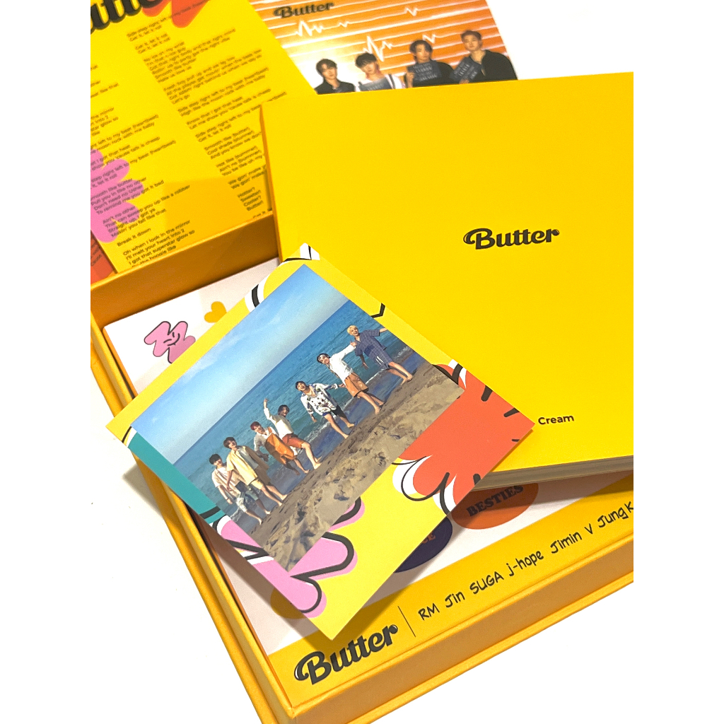 BANGTAN - STRAWBERRY GARDEN