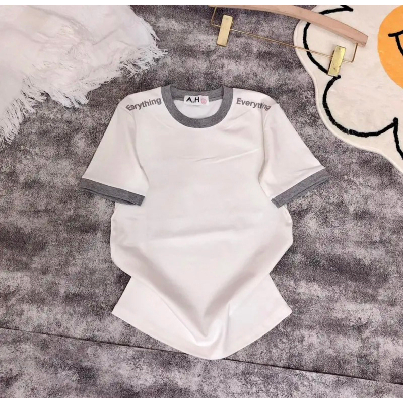 Áo thun tay ngắn cổ tròn in chữ