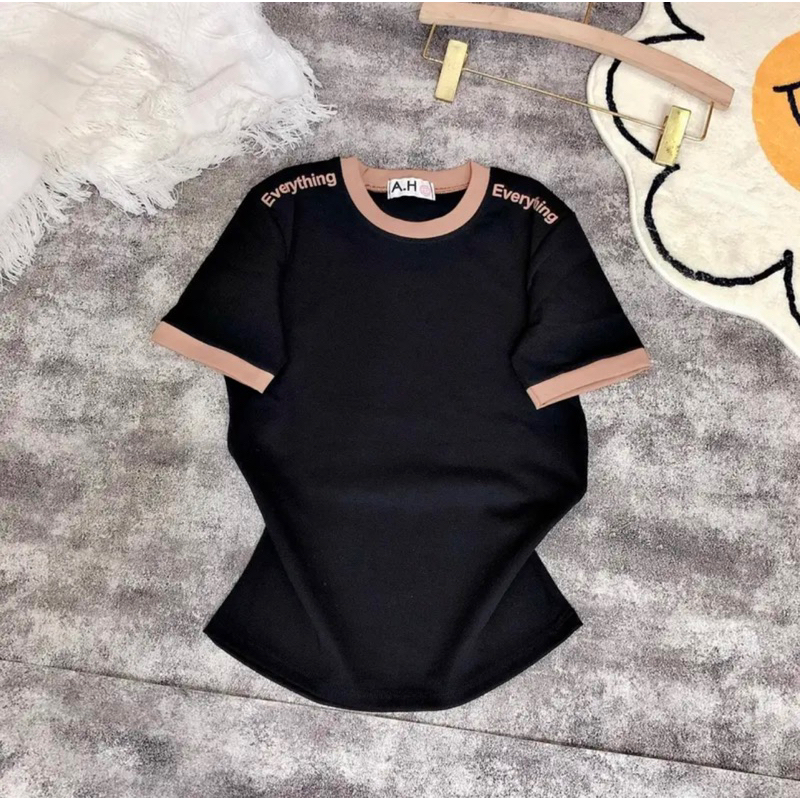 Áo thun tay ngắn cổ tròn in chữ