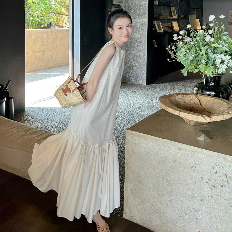 Maxi trắng hở lưng