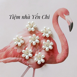 1 Cúc,khuy,nút ngọc trắng nhuỵ đá (5 và 6 cánh) Cỡ 1.9cm và 2.2cm