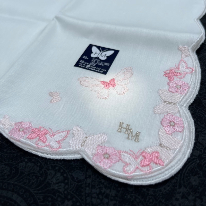 Khăn tay thêu nổi Nhật Bản. Kích thước 48 x 48 cm. Có sẵn