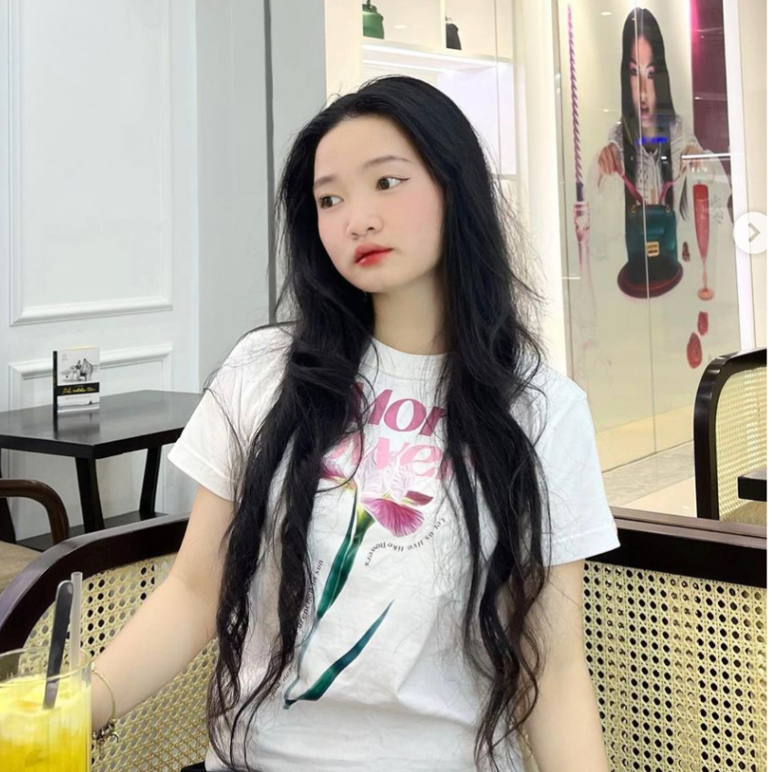 Áo thun baby tee in hoa Moná Fleur Trắng - StyleGenZ