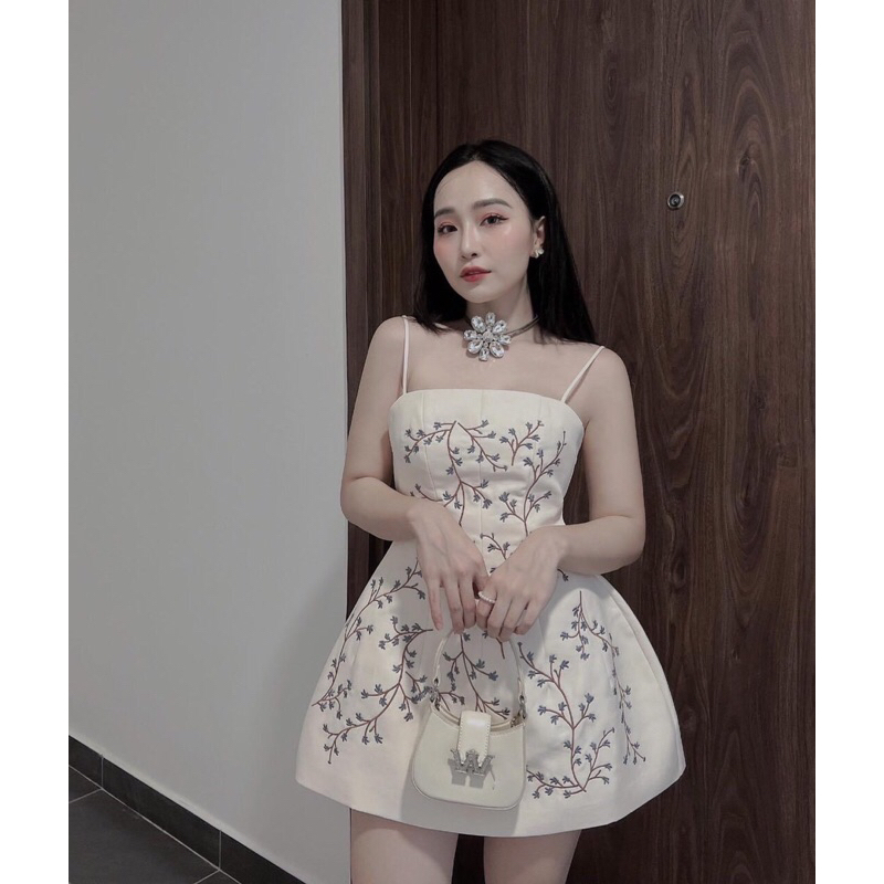 Đầm taptak 2s thêu hoa nhí
