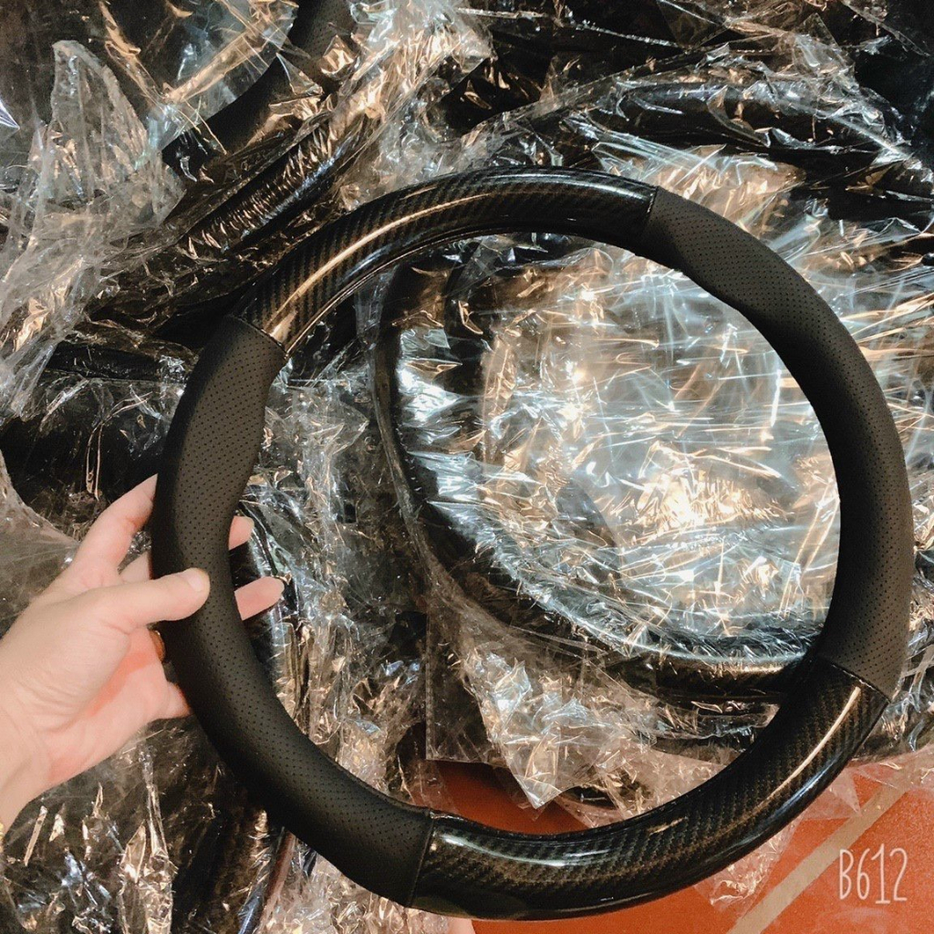 [Có LoGo Theo Hãng Xe] Bọc Vô Lăng Vân Cacbon Cao Cấp - Vừa Cho Xe 4 Chỗ, 7 Chỗ - Full Logo Các Hãng Xe - Kích Cỡ 38Cm | BigBuy360 - bigbuy360.vn