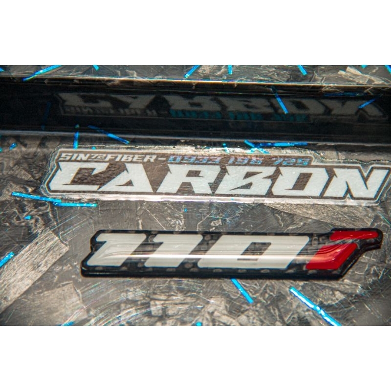 Logo 2 Màu Dán Cánh Bửng Xe Máy Đúc Sợi CarbonFiber Cao Cấp