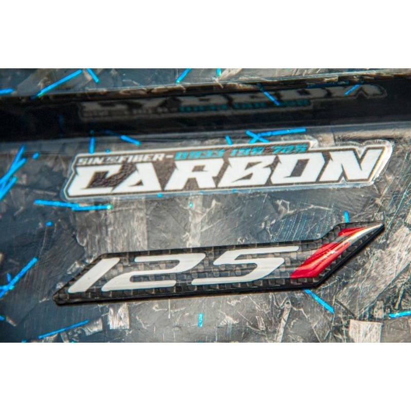 Logo 2 Màu Dán Cánh Bửng Xe Máy Đúc Sợi CarbonFiber Cao Cấp