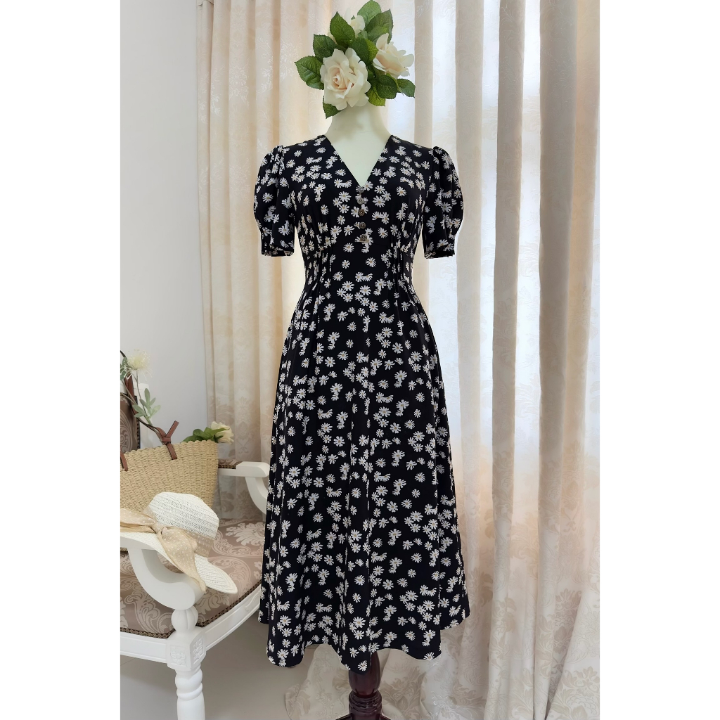 Đầm Midi nối ngực, xếp pli eo, tay phồng, thân sau dún thun, dài qua gối _ D1.756 _ Đen Bông Cúc