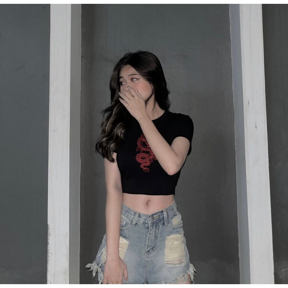 Áo Croptop ngắn ôm body đen in hoạ tiết cá tính StyleGenZ